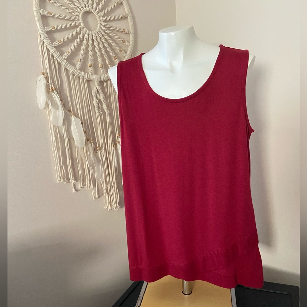 NEW! Christopher & Banks Women’s Elegant Red Sleeveless Top Size MP